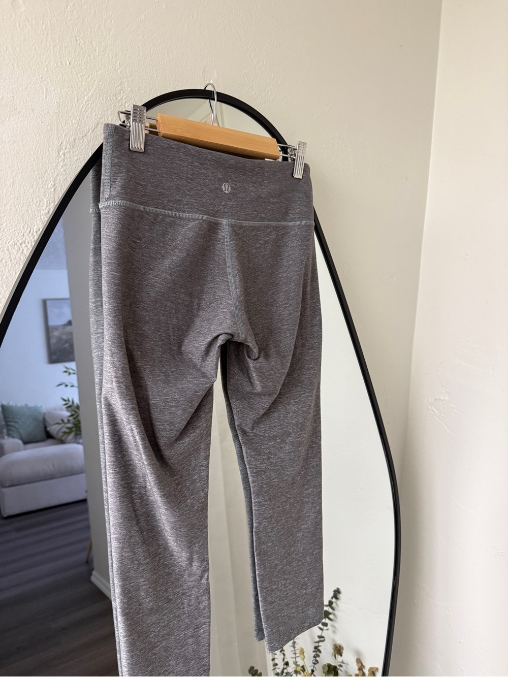 Vintage Lululemon Heathered Grey Leggings - Size 4